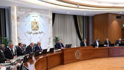 الحكومة تناقش زيادة الاستثمارات المصرية في القارة الأفريقية 