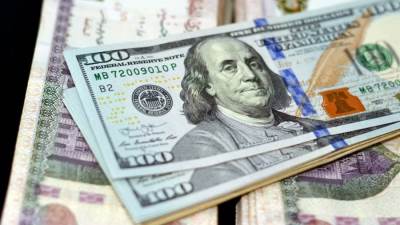 الجنيه يقاوم ضربات الدولار الباليستية..تراجع قوي خلال يومين في البنوك التجارية والحكومية