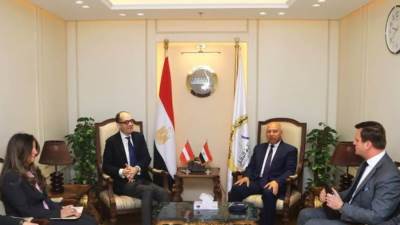 تعاون مصري نمساوي لإنشاء مركز إقليمي لصيانة ماكينات السكة الحديد