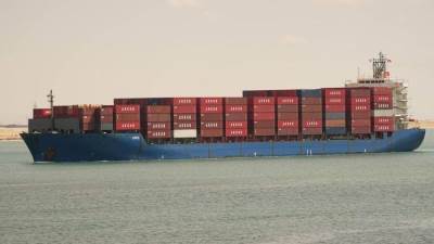 حرب إيران تعيد أزمة مرور السفن بقناة السويس خوفًا من هجمات الحوثيين 