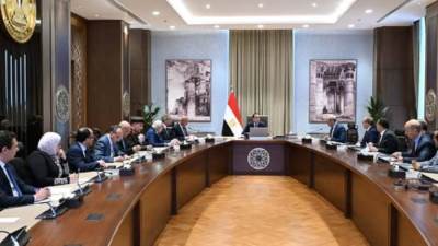 رئيس الوزراء يتابع موقف تشغيل وتطوير مطار العلمين الدولي