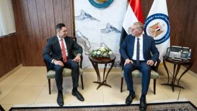 البترول وهاربر إنرجي يبحثان زيادة إنتاج حقل دسوق لـ14 ألف برميل مكافئ يومياً