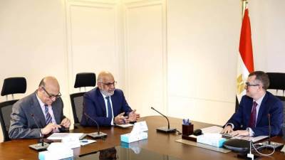 وزير التخطيط يبحث مع البنك الدولي تعميق الشراكة الاستراتيجية وبرامج التنمية المحلية