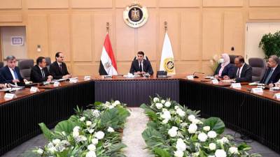 الصناعة تبحث جدولة ديون مصانع السيراميك لصالح وزارة البترول