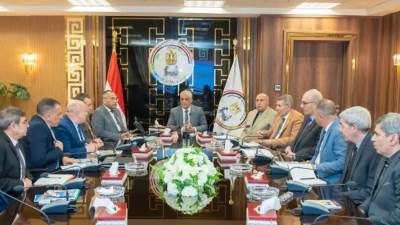 وزير لإنتاج الحربي:  نستغل فائض الطاقات الإنتاجية لخدمة المشروعات المدنية