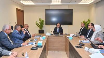 وزير الاستثمار يبحث مع "شركات السكر" آليات تنظيم الاستيراد والتصدير ودعم الصناعة المحلية