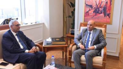 تعاون مصري هندي في مجال الصناعات البتروكيماوية وتأهيل الكوادر المحلية