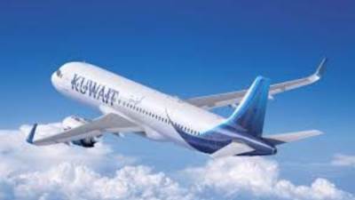 الخطوط الكويتية تنقل مسافريها براً إلى السعودية لاستئناف الرحلات الجوية