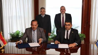 تعاون بين شركة "قناة السويس" و"حماية البحيرات" لتعزيز تنمية الثروة السمكية