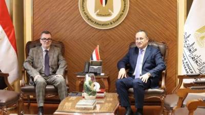 وزيرا التعليم العالي والتخطيط يبحثان تدويل الجامعات المصرية وربط الأبحاث بالصناعة