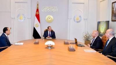 السيسي يناقش مع الحكومة خطط تطوير ميناء دمياط
