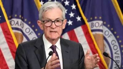 الاحتياطي الفيدرالي يثبت أسعار الفائدة مع ارتفاع النفط وتباطؤ سوق العمل