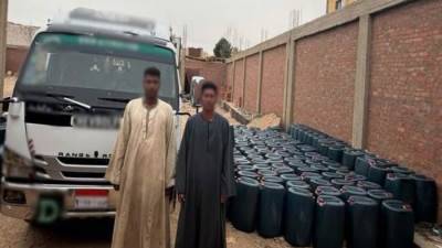 ضبط شخصين بحوزتهما 800 لتر مواد بترولية قبل بيعها بالسوق السوداء بأسوان