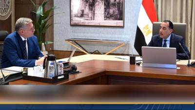 الحكومة تؤكد مواصلة الجهود لتوفير مخزون استراتيجي آمن من مختلف المشتقات البترولية