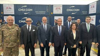 وزير الخارجية يسلم ١٠٠٠ طن من المساعدات الإغاثية خلال زيارته لبيروت