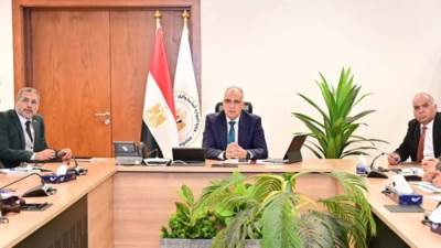 وزير الري يوجه باستكمال تطهيرات الترع قبل أقصى الاحتياجات المائية 