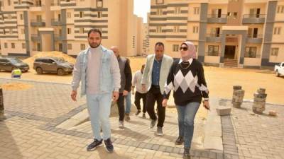 المهندسة أسماء مخلوف تتفقد مشروع الإسكان الحر بالسويس الجديدة 