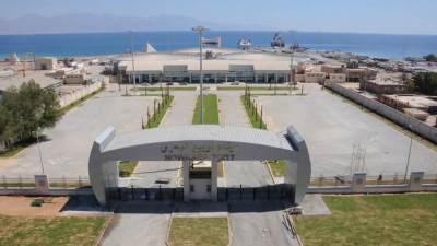 بعد تحسن الطقس..استئناف الحركة الملاحية ميناء نويبع 