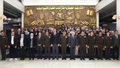 القوات المسلحة تنظم زيارة ميدانية لوفد من شباب الوطن للأكاديمية العسكرية