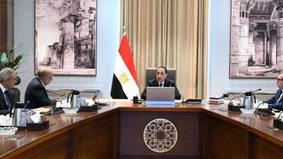رئيس الوزراء يستعرض خطة إضافة مشروعات طاقة جديدة ومتجددة على الشبكة القومية