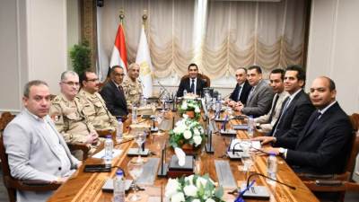 وزير الرياضة يناقش مستجدات مشروع الجينوم الرياضي مع وفد  البحوث الطبية