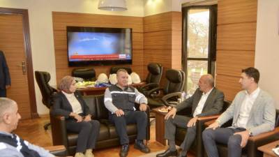 وزير الصناعة يستهل جولاته الميدانية من السويس الجديدة بتفقد كبرى مصانع الصلب