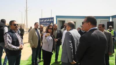 د.منال عوض تتفقد مصنع شركة (إيكوم) للمخلفات والمجمع المتكامل بالعاشر من رمضان