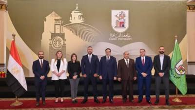 جامعة القاهرة تبحث تعزيز التعاون مع البورصة المصرية لنشر الثقافة المالية والاستثمارية