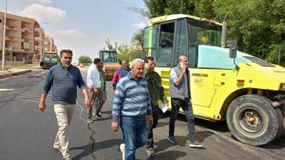 المهندس محمد زكريا يتابع تطوير الطرق بإسكان المستقبل 63  في الشروق