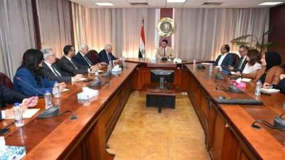 "الصناعة" تستهدف جذب استثمارات أمريكية في الذكاء الاصطناعي ومراكز البيانات