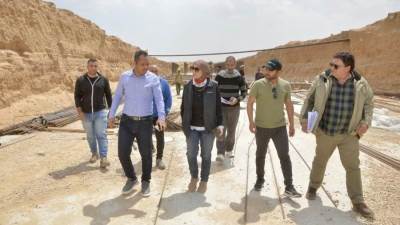 المهندسة أسماء مخلوف تتابع تطوير مخرات السيول والسوق التجاري قبل طرحه بالمزاد