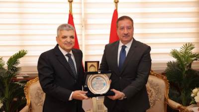 الفريق أسامة ربيع يبحث مع محافظ بورسعيد المشروعات التنموية والخدمية