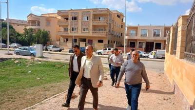 المهندس محمد زكريايتفقد أعمال رفع مخلفات النظافة وكنس الشوارع بالشروق