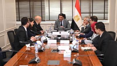 "وزير الصناعة" و" لوريال مصر" يبحثان تعزيز الاستثمارات وزيادة والصادرات