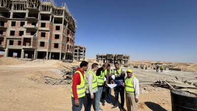 المهندس أحمد محمود حسن يتابع مشروعات الإسكان والمرافق بـ«أسيوط الجديدة»