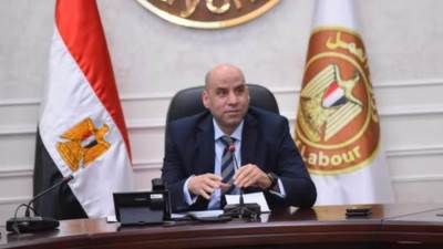 وزير العمل يوجه المديريات برفع مستويات الوعي بثقافة السلامة والصحة المهنية