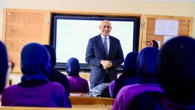 وزير التربية والتعليم: المعلم سيظل الركيزة الأساسية للعملية التعليمية