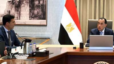 د. مصطفى مدبولي يناقس مع وزير الصناعة مستجدات البرنامج الوطني لصناعة السيارات