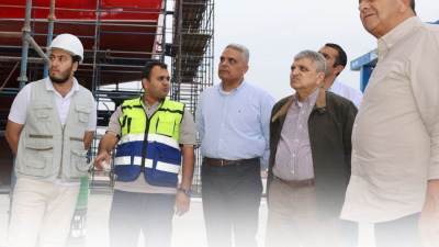 قناة السويس تبدأ تصنيع أول أتوبيس نهري كهربائي لمحافظة القاهرة