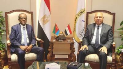 وزير النقل يبحث تصدير التجربة المصرية في مشروعات الطرق والموانئ والمترو لإريتريا