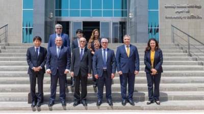  اقتصادية قناة السويس تبحث مع السفير الياباني فرص التعاون في المجالات التكنولوجي