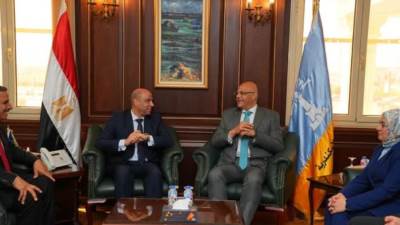 دعمًا للشباب.. وزير العمل يسلم 20 عقداً لذوي الهمم بالإسكندرية