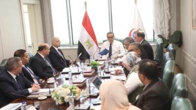 وزير الصحة يتابع مستجدات المشروعات الإنشائية والتحول الرقمي بالمنشآت الصحية