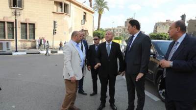 محافظ القاهرة يتفقد تطوير ميدان محمد فريد ويوجه برفع كفاءة المباني