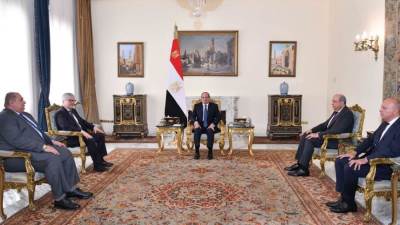 السيسي: نطور منظومة الطيران المدني لتعزيز الربط بين الأسواق ودعم التنمية الشاملة