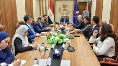 الغمراوي: هيئة الدواء تدعم الابتكار والاستثمار في قطاع مستحضرات التجميل