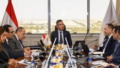 وزير التموين يبحث مع شركة “سُبل”زيادة الاستثمارت بمجال المنظفات