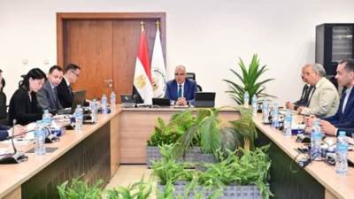 "سويلم" يبحث مع "مفوضية نهر اليانجتسي" تعزيز التكنولوجيا الحديثة والرقمنة في إدارة المياه