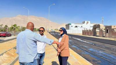 رئيس جهاز السويس الجديدة تتابع تطوير ورفع كفاءة الطرق بالحي الصناعي