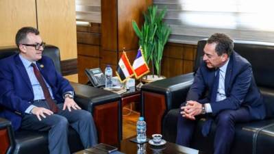 وزير التخطيط يبحث مع الخزانة الفرنسية تداعيات الأزمة الجيوسياسية وتعزيز العلاقات الاقتصادية